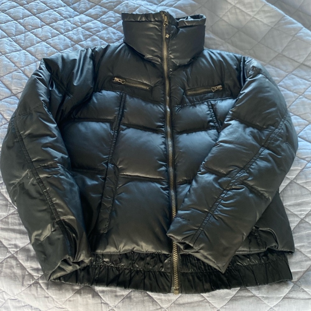 Lightly used super chic jacket and warm! 
High color makes it fashionable!